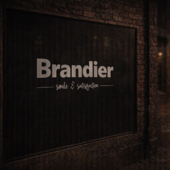 Folie reklamowe łączą estetykę z funkcjonalnością. Folie reklamowe na witryny – trwała grafika na szybach