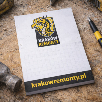Personalizowany notes to reklama obecna w pracy każdego dnia. Personalizowane notesy z logo firmy