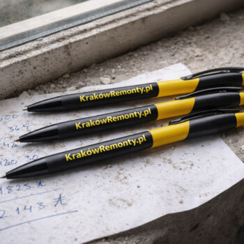 Ekonomiczny gadżet reklamowy do masowej dystrybucji. Tanie długopisy reklamowe z nadrukiem logo
